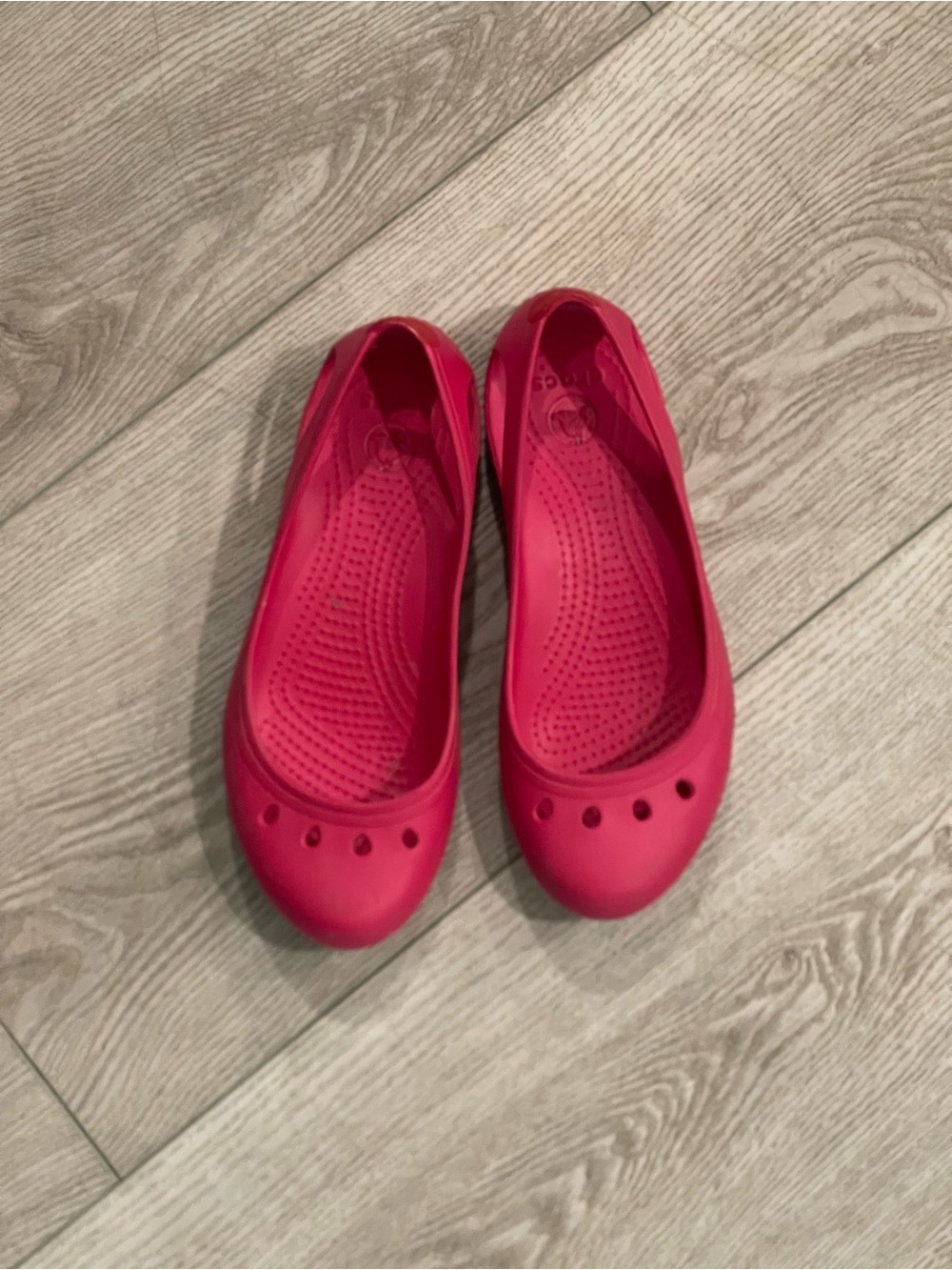 CROCS Women's Pink Kadee Flats, size 6 EUC